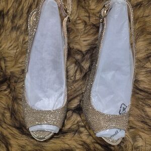 Jessica Simpson Glittering Gold Peep-Toe Heels